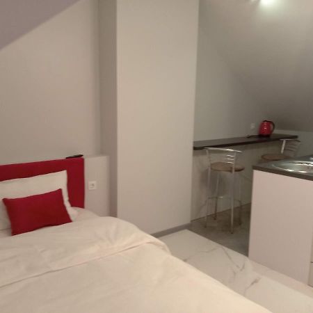 Pure Apartments Vip 5 Lviv Buitenkant foto