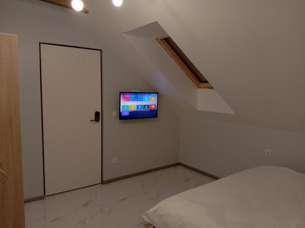 Pure Apartments Vip 5 Lviv Buitenkant foto