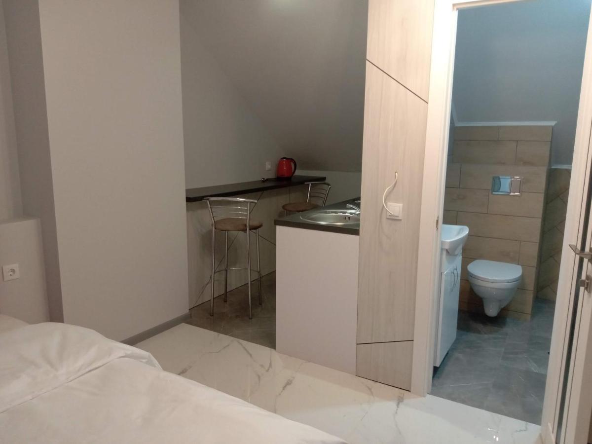 Pure Apartments Vip 5 Lviv Buitenkant foto